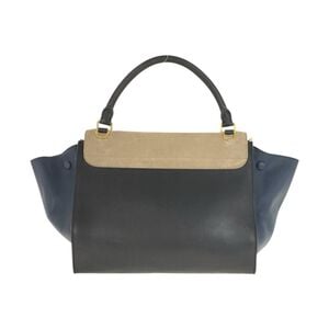 C&eacute;line Trapeze