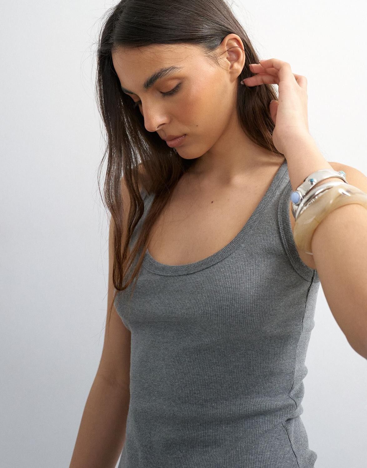 TSBRITT SL RIB SCOOP CURVE HEM VEST