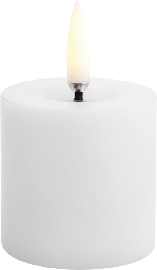 LED pillar candle, Nordic white, Smooth, 5x4,5 cm