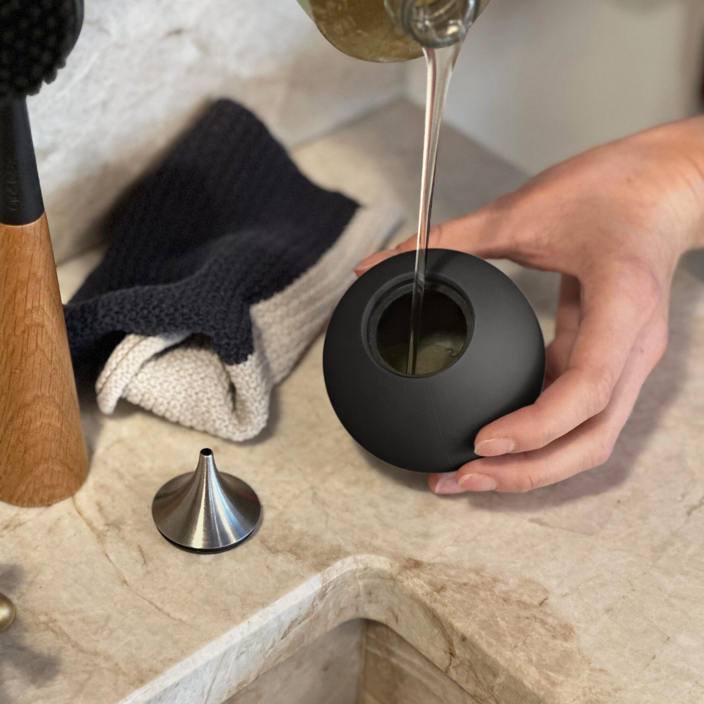 S&aelig;bedispenser black