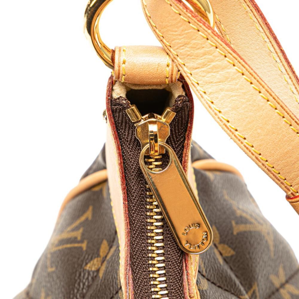 Louis Vuitton Shoulder Bags