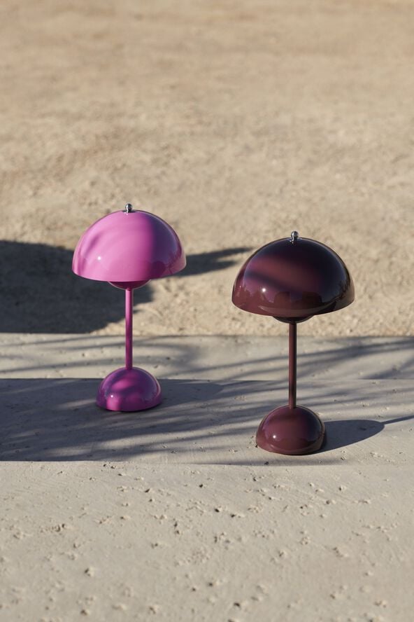 Flowerpot Portable Lamp VP9, Magnetic Charger