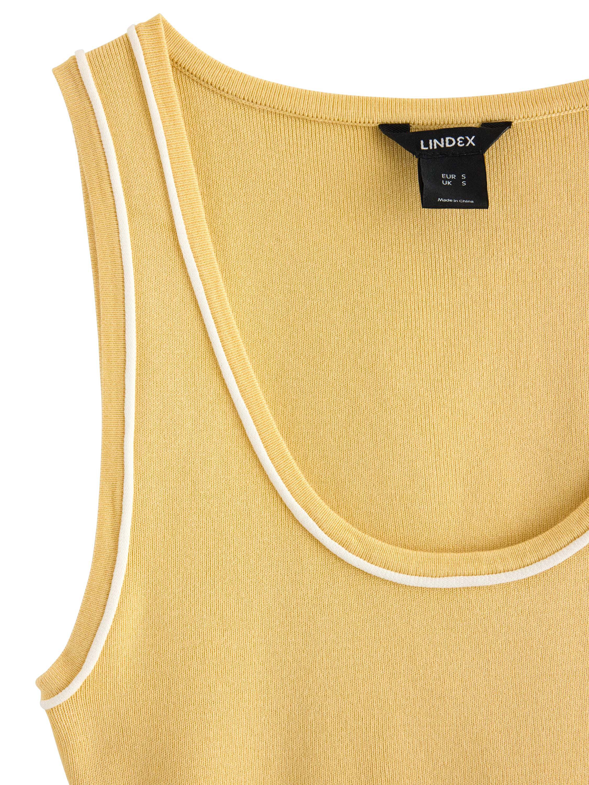 Finstrikket tanktop med kontrasts&oslash;m