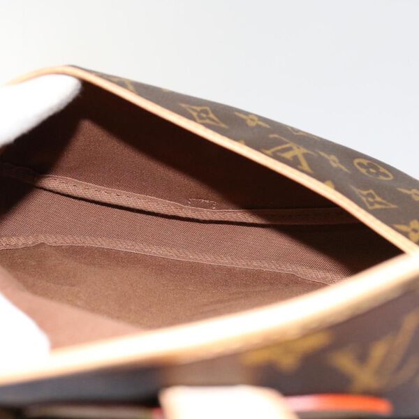 Louis Vuitton Saumur