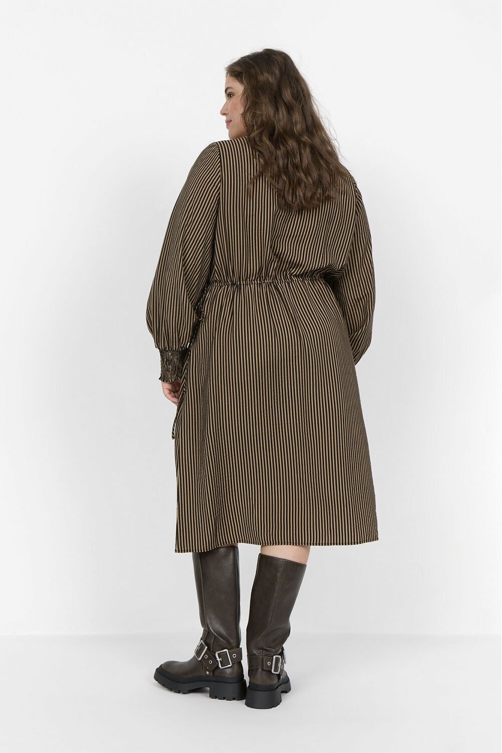 Curvy WA-GENTINA 4 Kjole M&oslash;rk sand