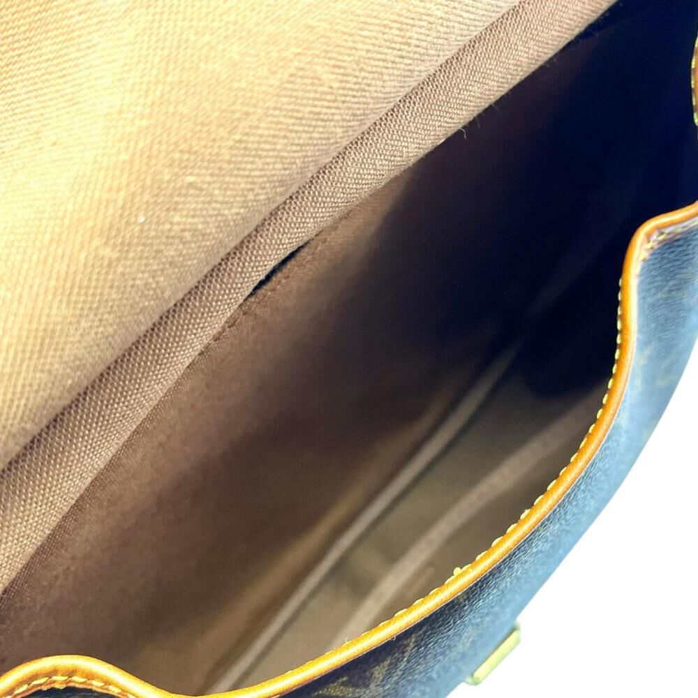 Louis Vuitton Saumur