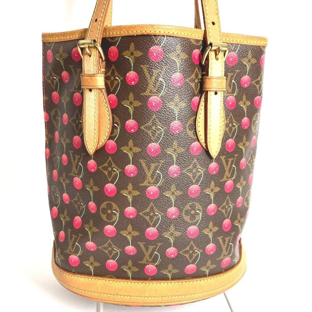 Louis Vuitton Shoulder Bags