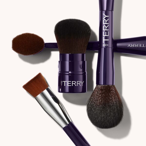 Stencil Foundation Brush