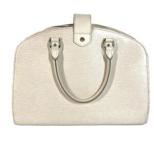Louis Vuitton Pont Neuf