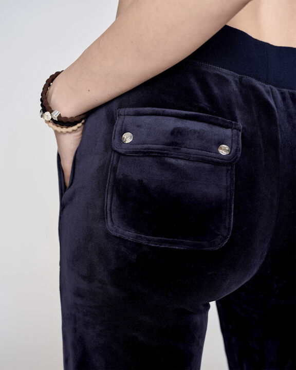 Del Ray Classic Velour Pant Pocket Design