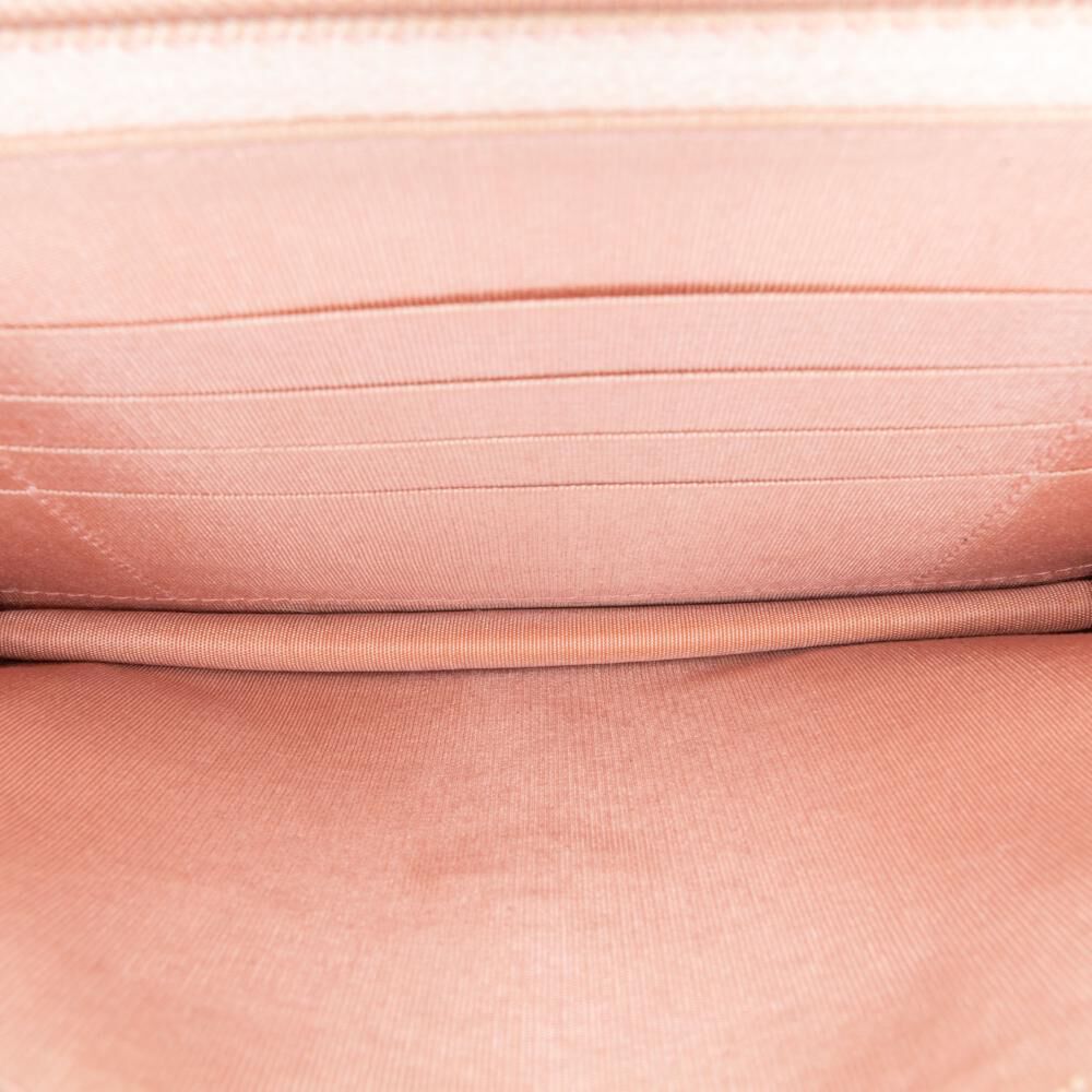 Chanel Wallet On Chain