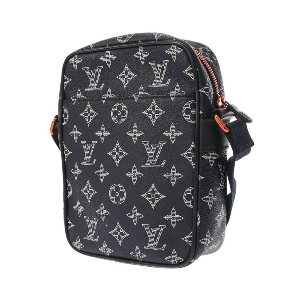 Louis Vuitton Shoulder Bags