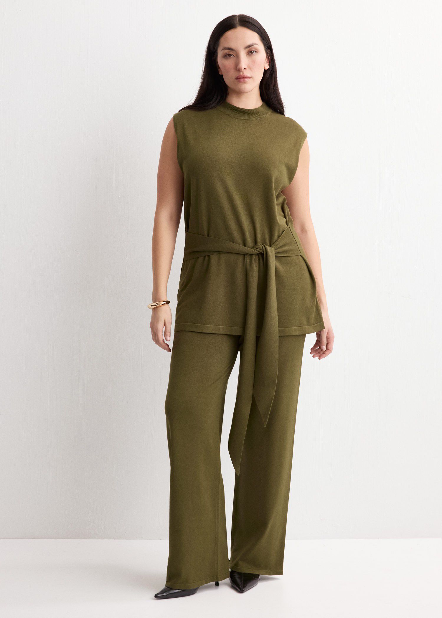 Belted knitted waistcoat