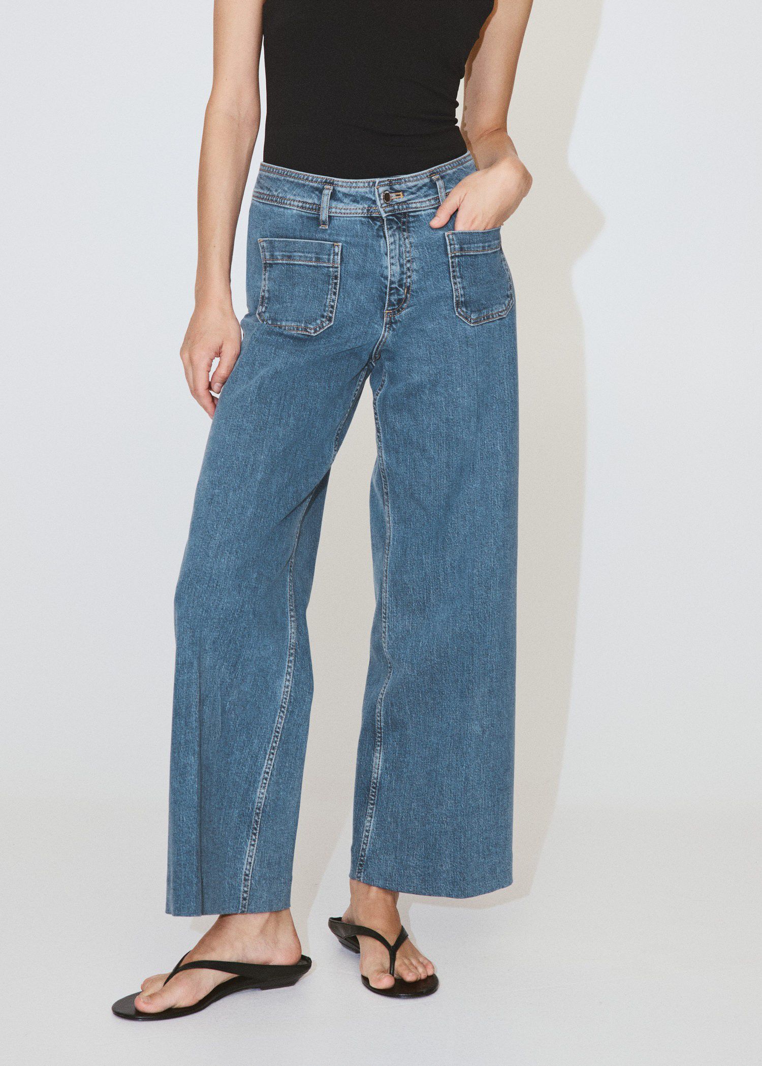High-waisted wideleg jeans