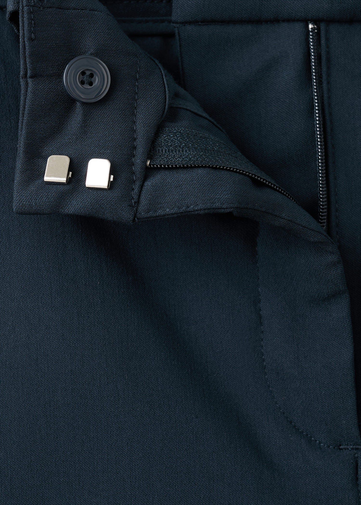 Straight-cut crop trousers