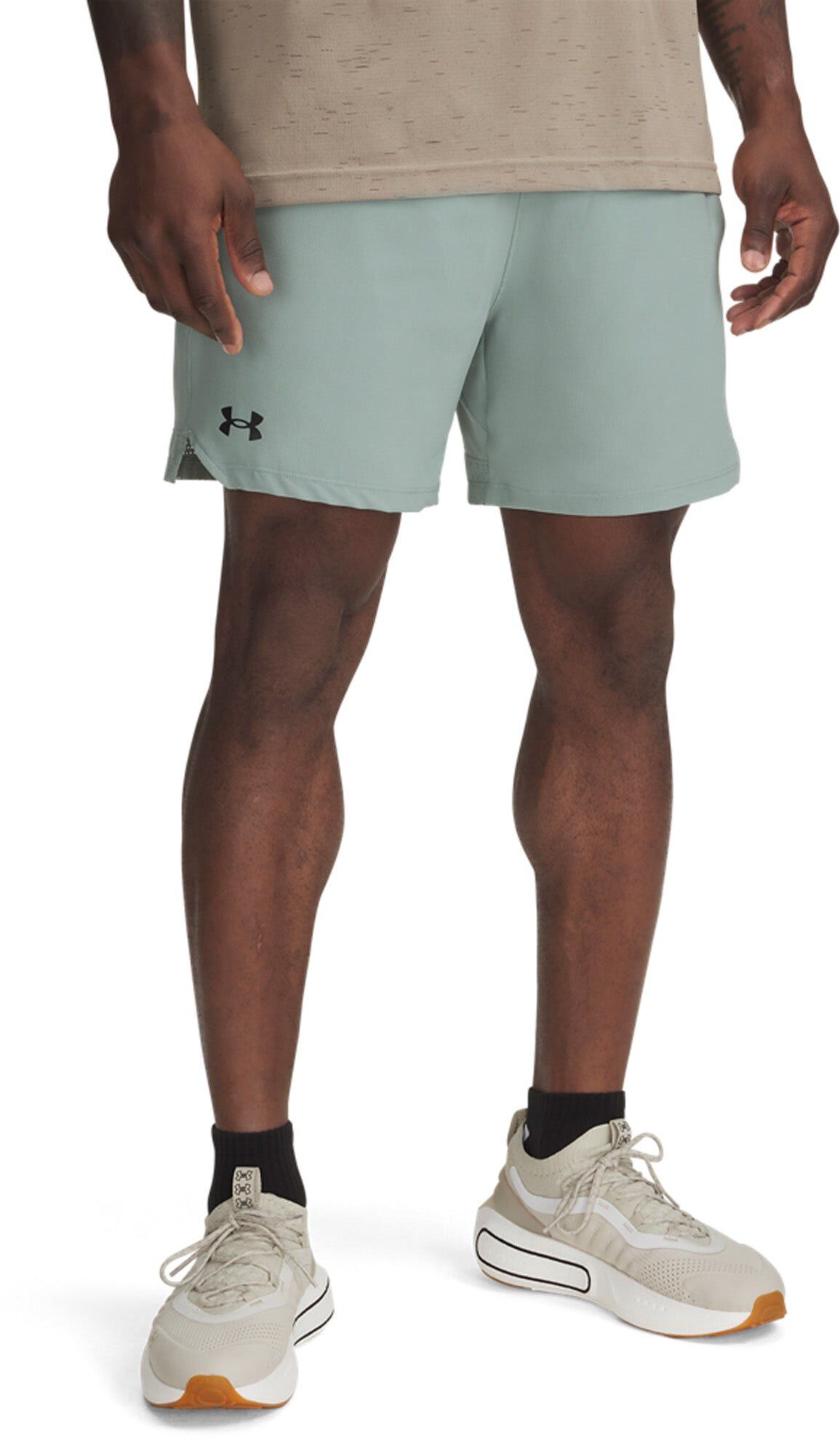 Vanish Woven 6" shorts