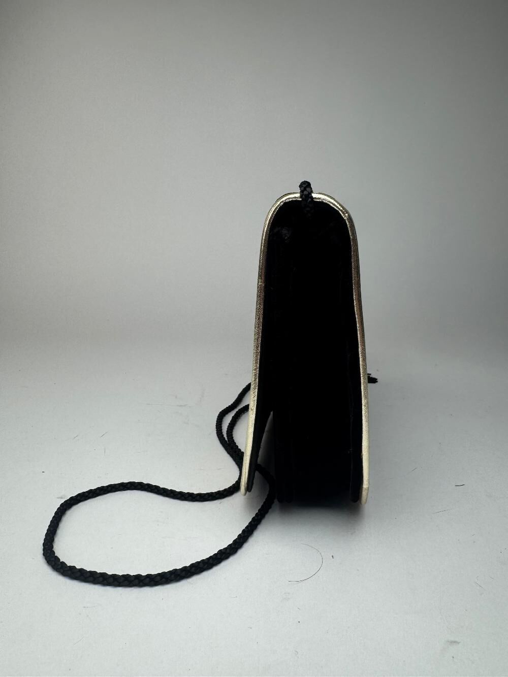 Yves Saint Laurent Shoulder Bag
