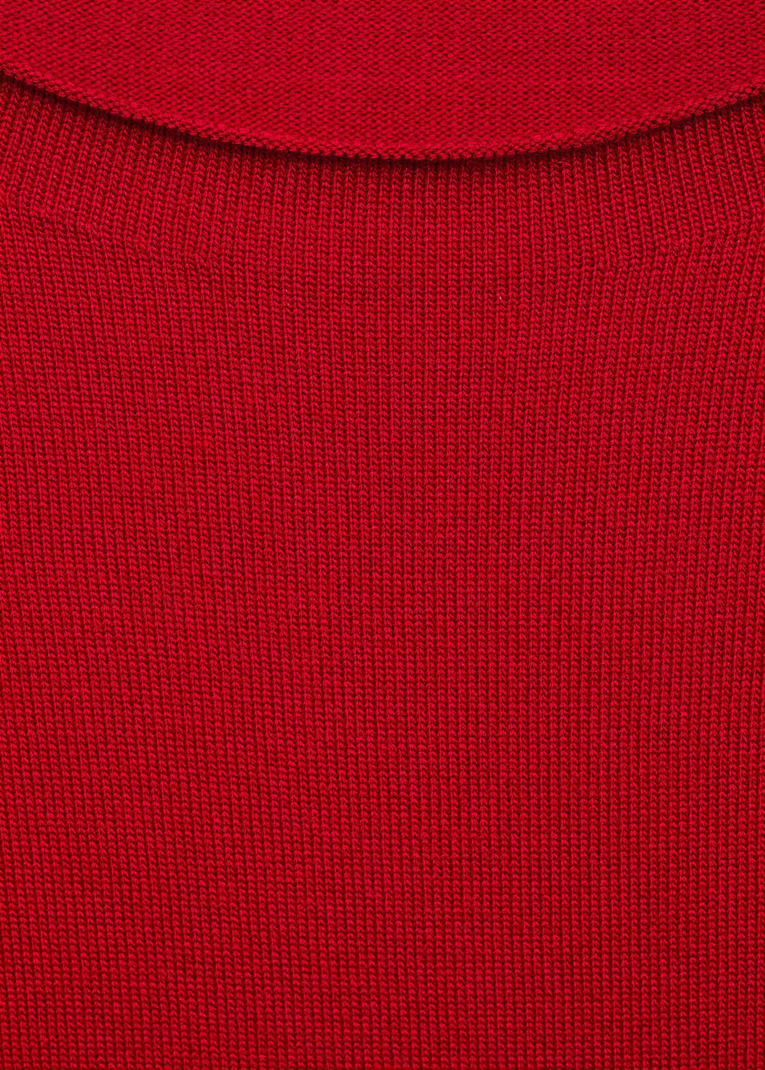 Sleeveless fine knit sweater