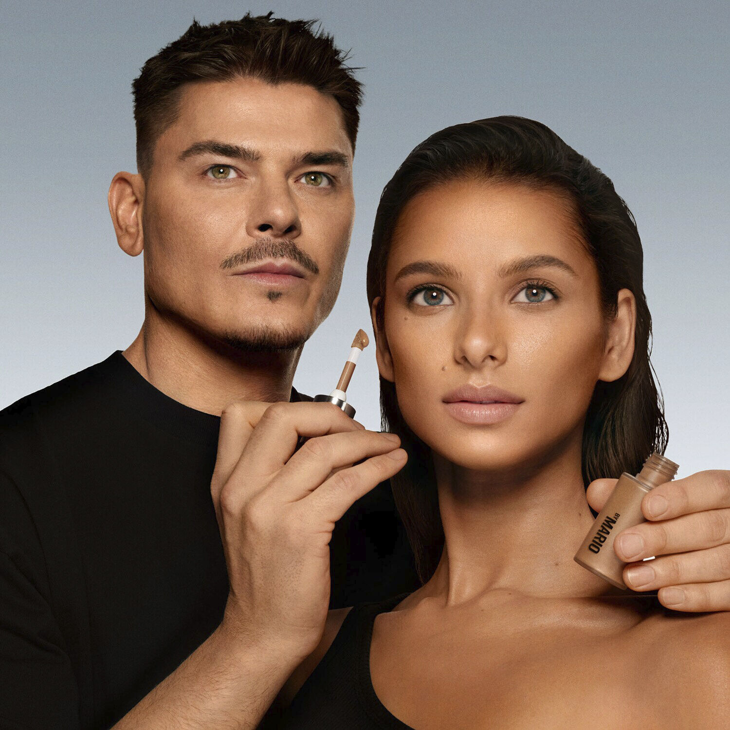 SoftSculpt&reg; - Serum, der former og giver en solbrun gl&oslash;d