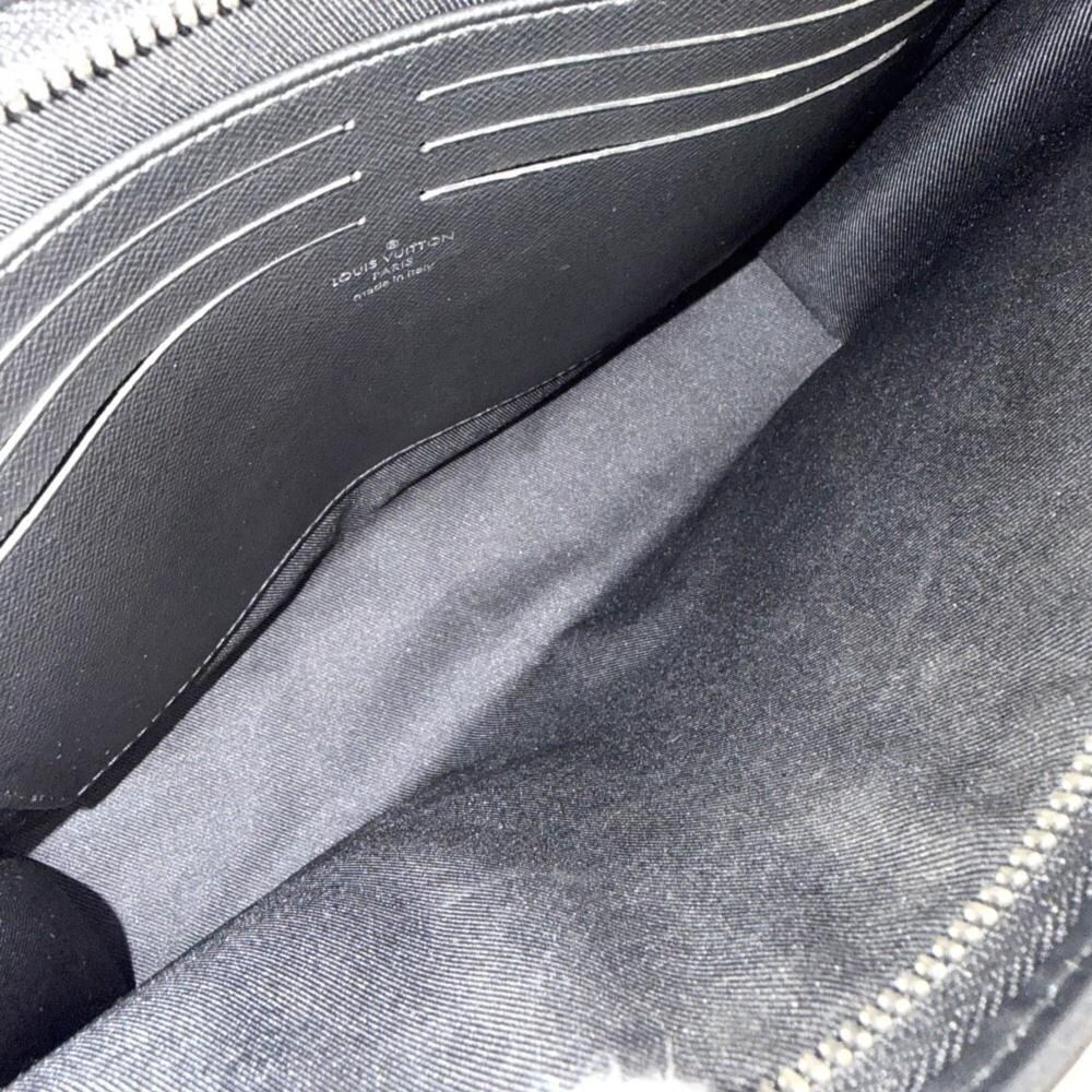 Louis Vuitton Pochette Homme