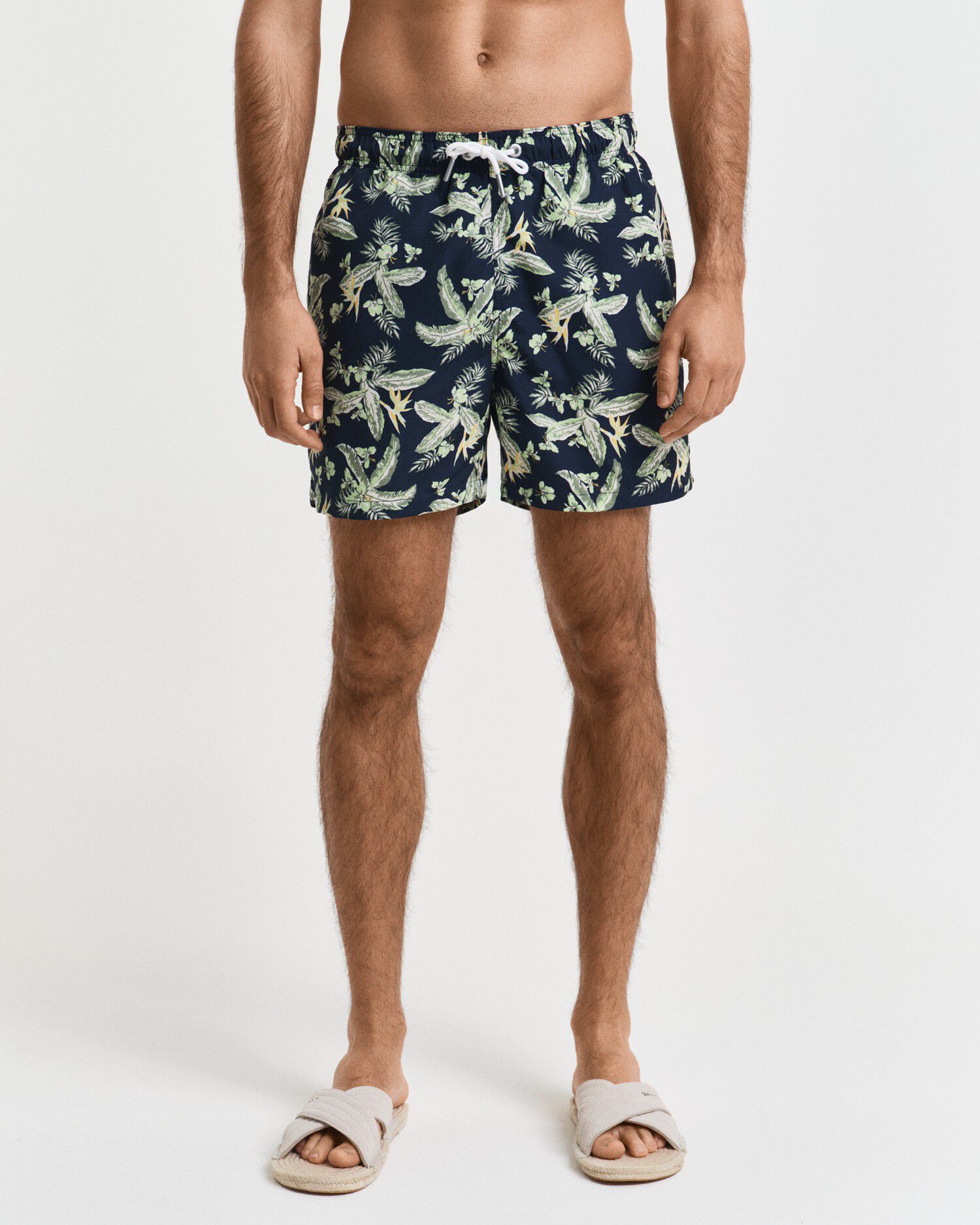 TROPICAL LEAVES PRINT SWIM SHORTS