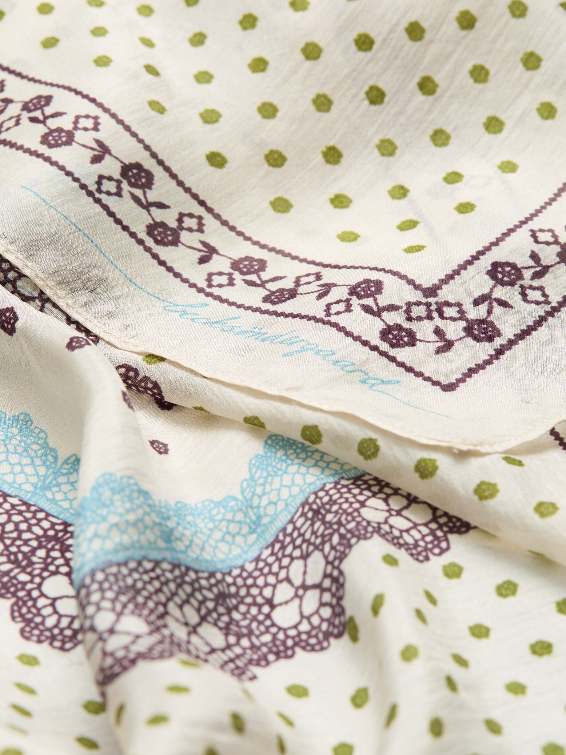 Lacia Tabby Sia Scarf