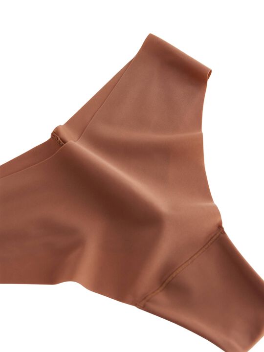 Usynlig g-streng med normal talje