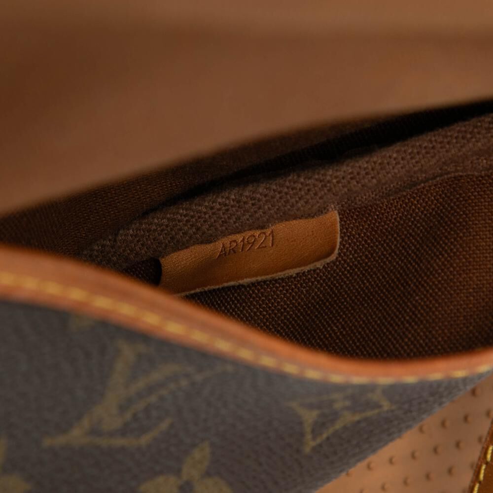 Louis Vuitton Saumur