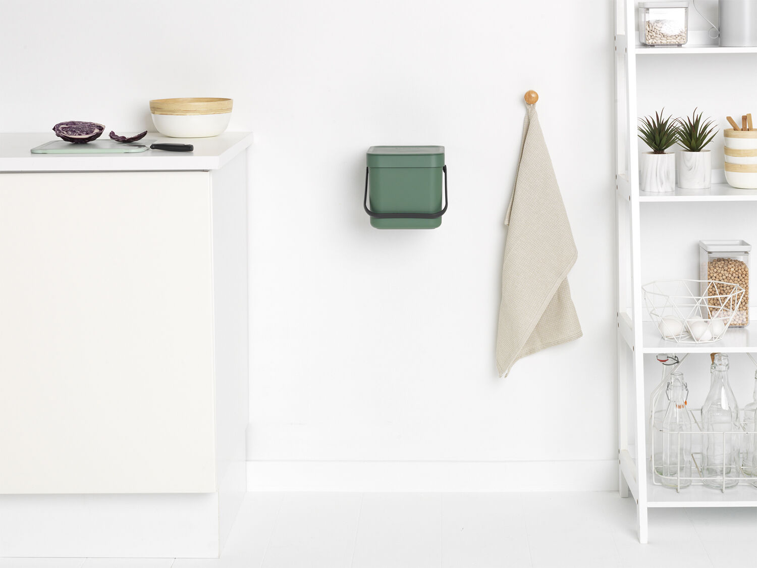 Affaldsspand m/l&aring;g sort.kon. 6 ltr.