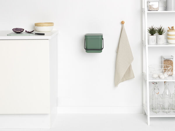 Affaldsspand m/låg sort.kon. 6 ltr.