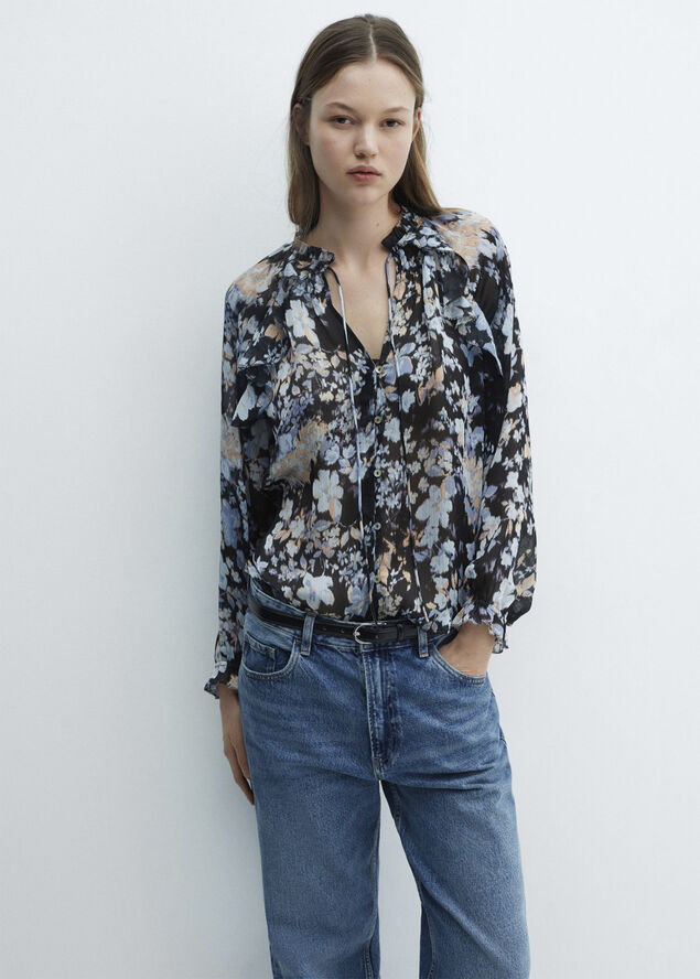 Floral-print flowy blouse