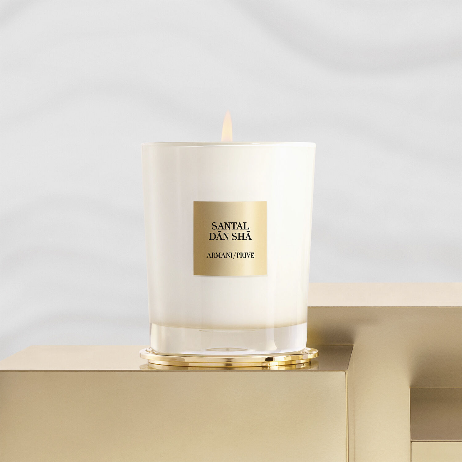 Armani/Priv&eacute; Santal D?n Sh? Scented Candle