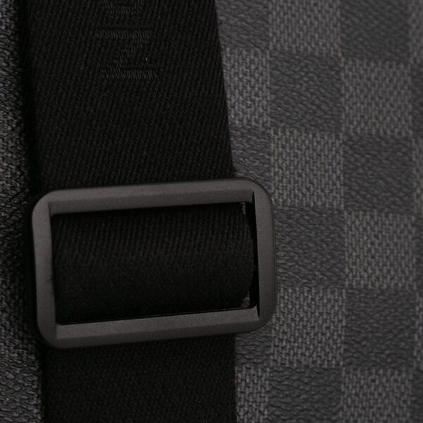 Louis Vuitton Messenger