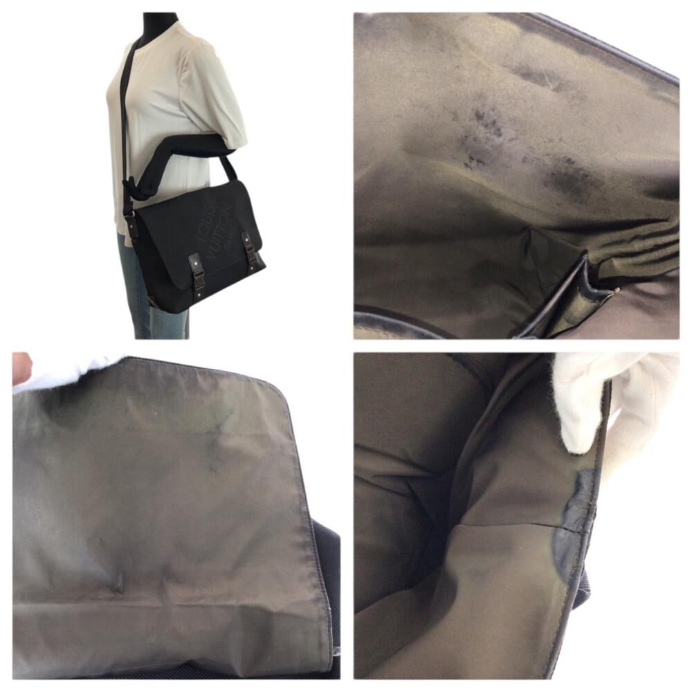 Louis Vuitton Shoulder Bags