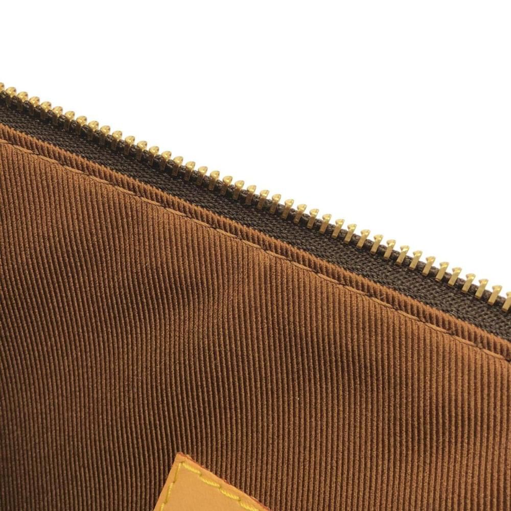 Louis Vuitton Clutch