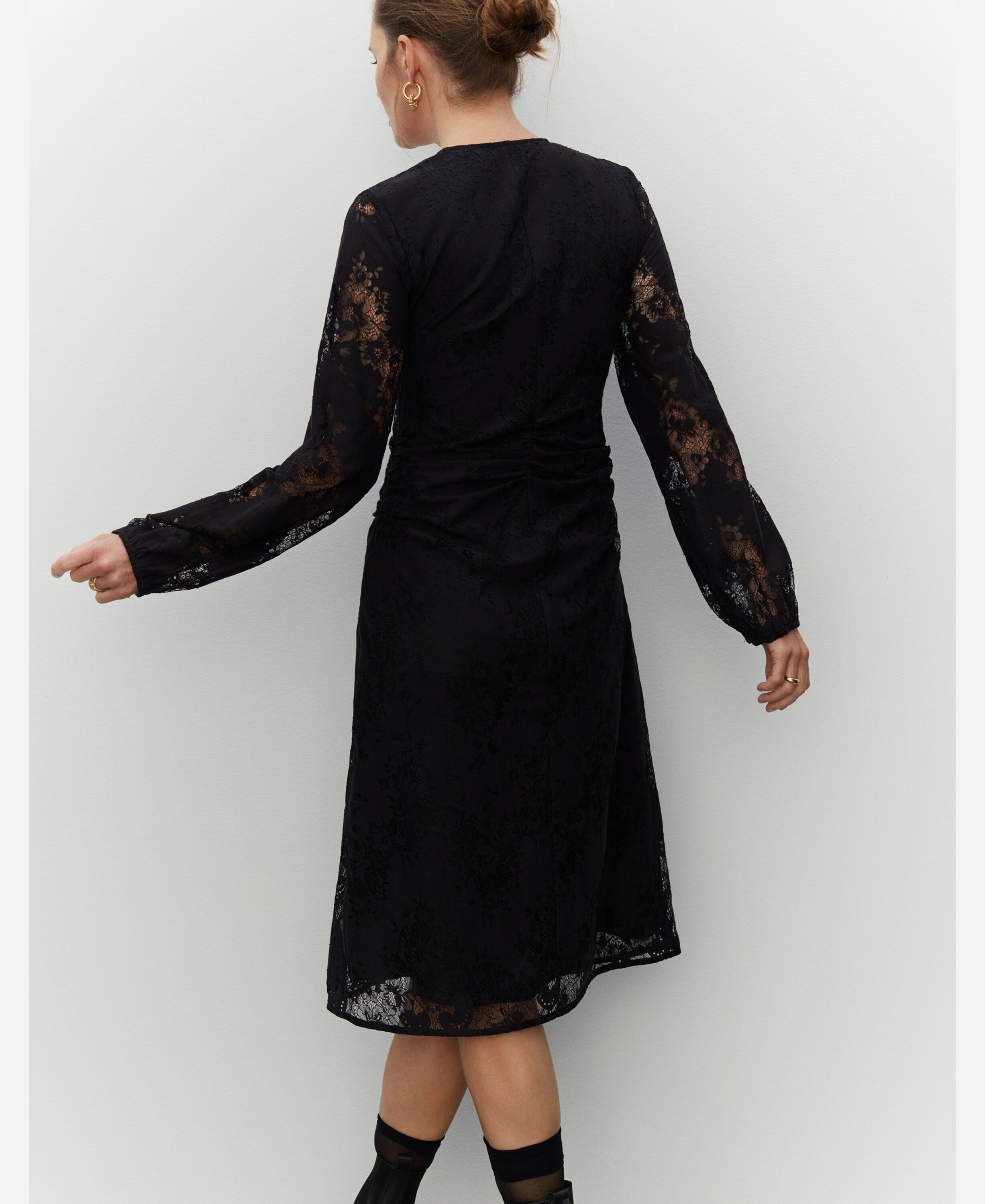 Naomi - Artistic Lace