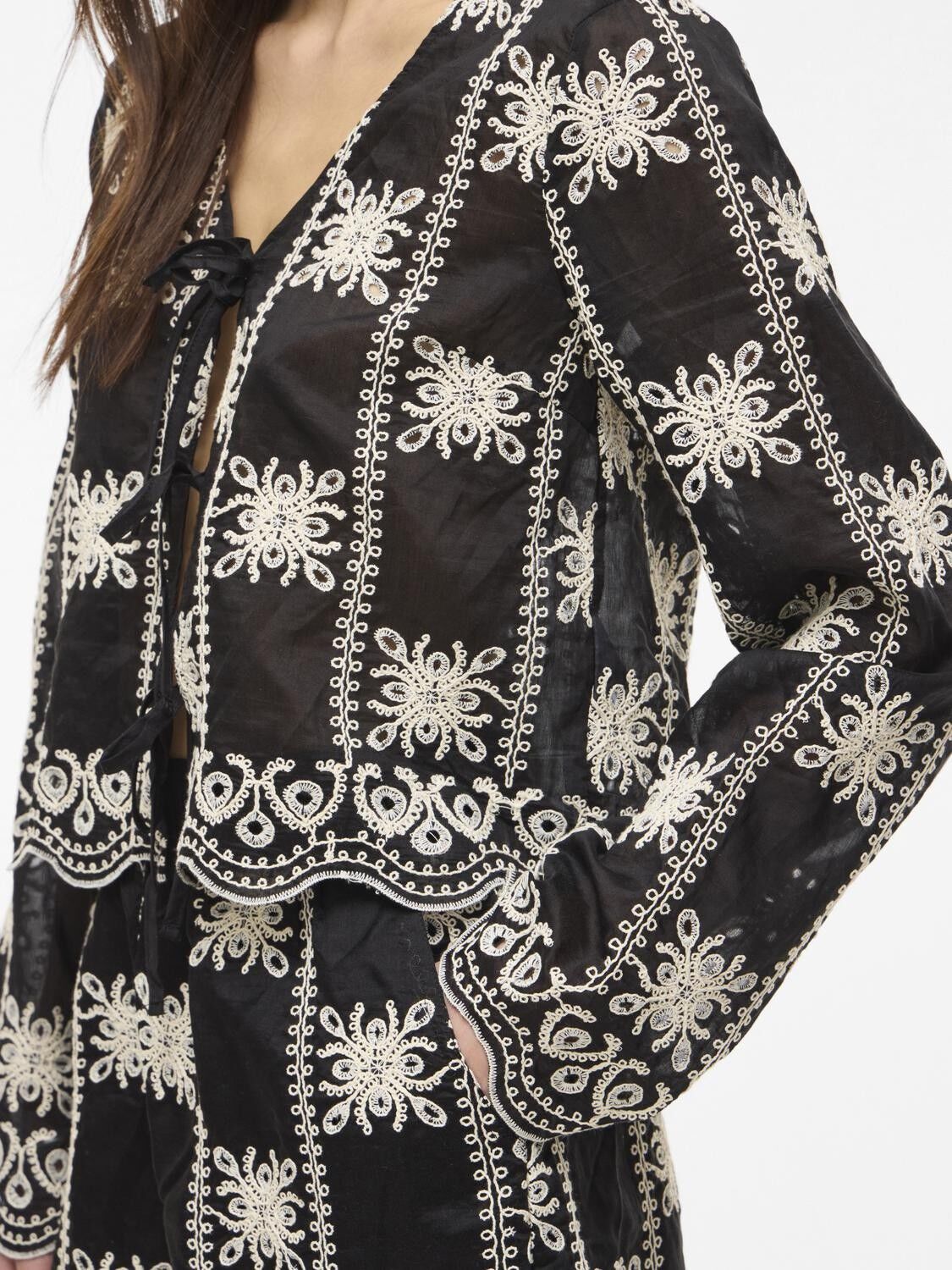 ROUNALA L/S V-NECK TIE TOP