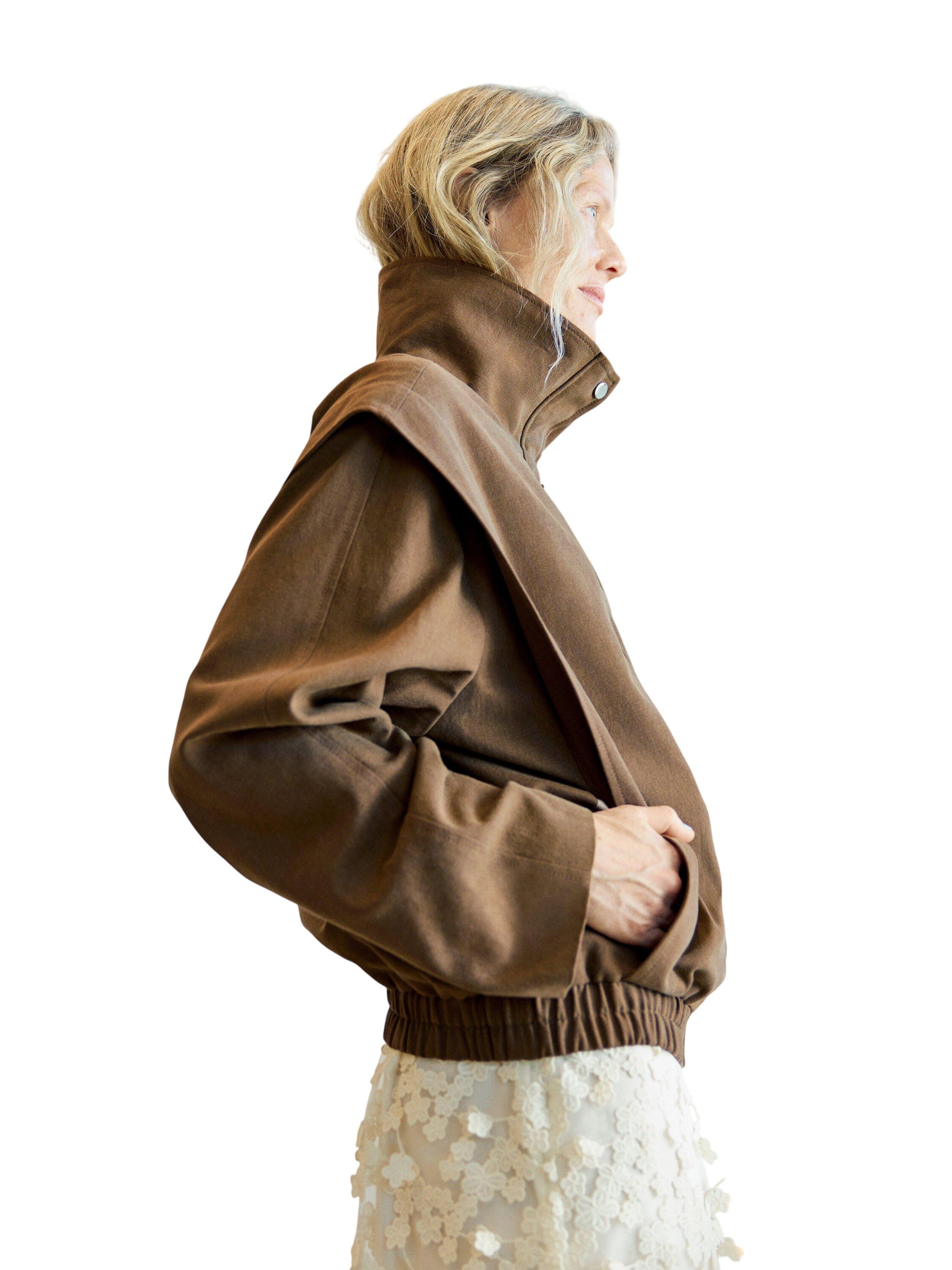 Woven jacket with a straight fit, f