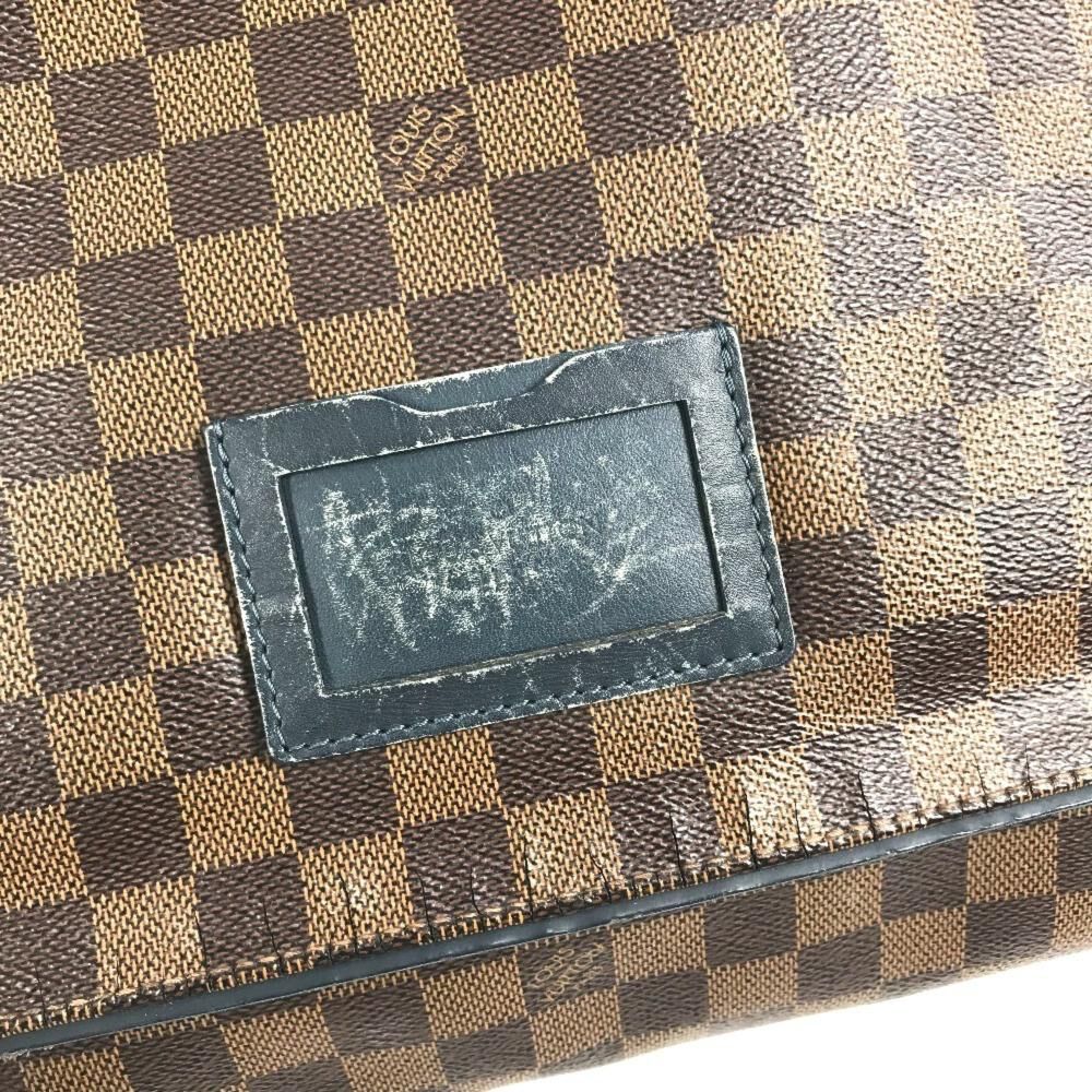 Louis Vuitton Messenger