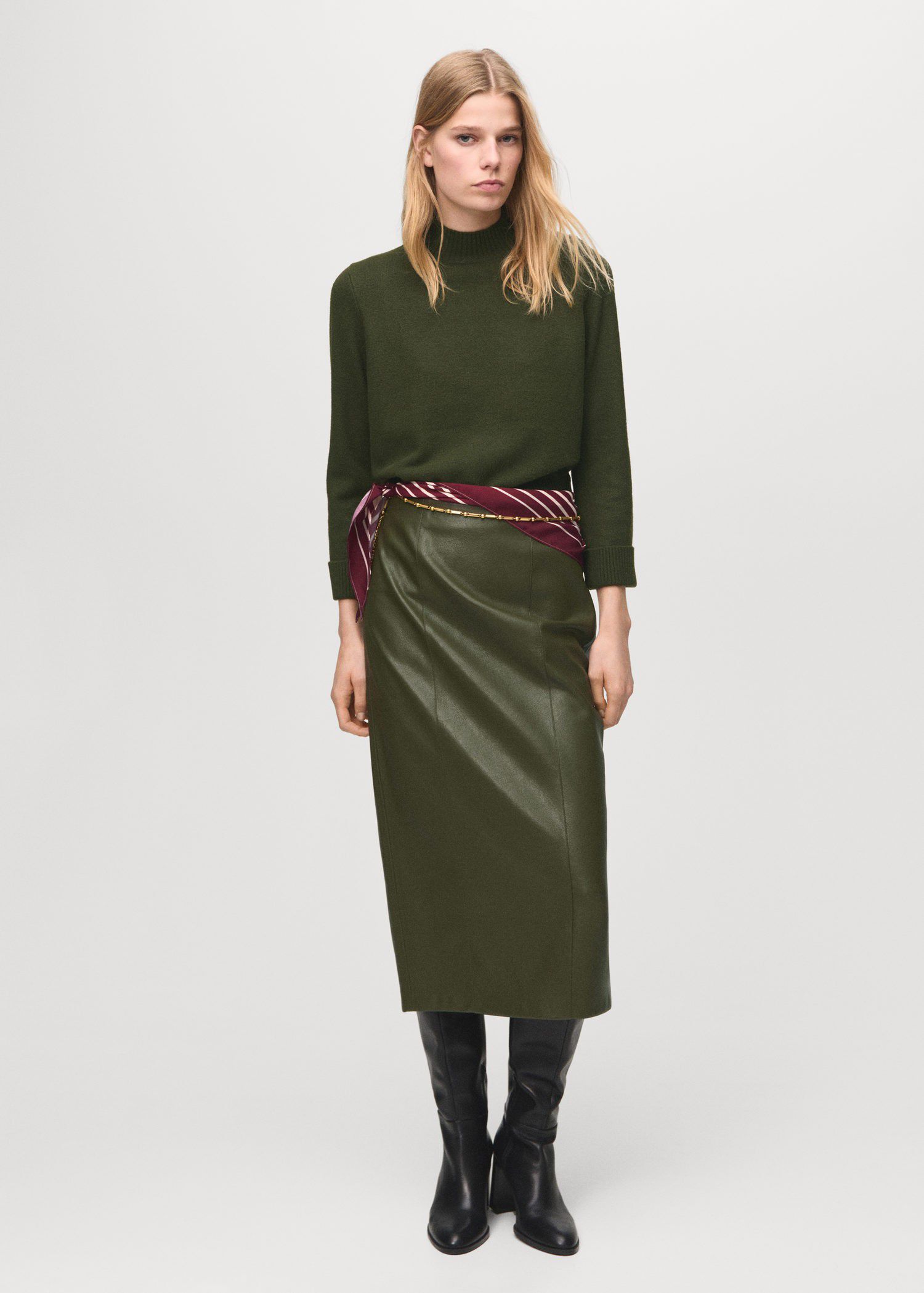 Perkins-neck sweater with button