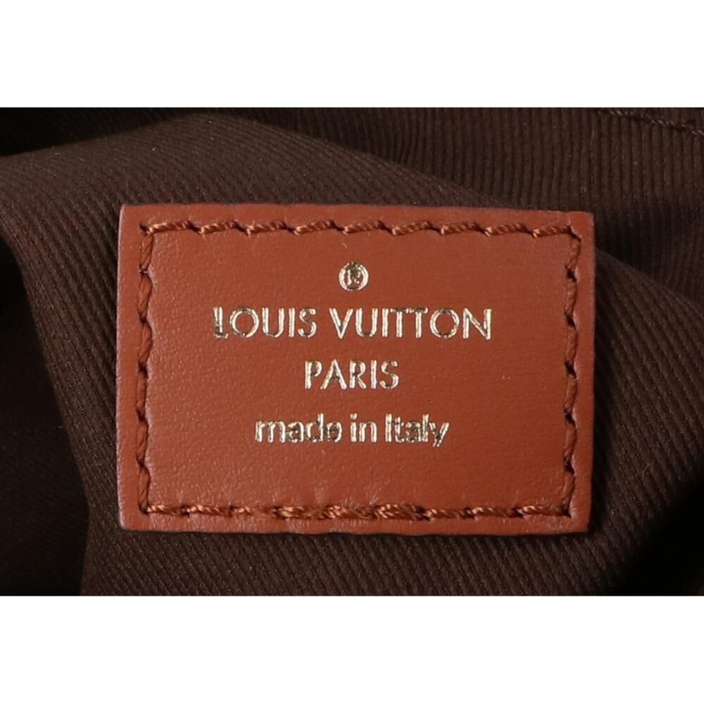 Louis Vuitton Shoulder Bags