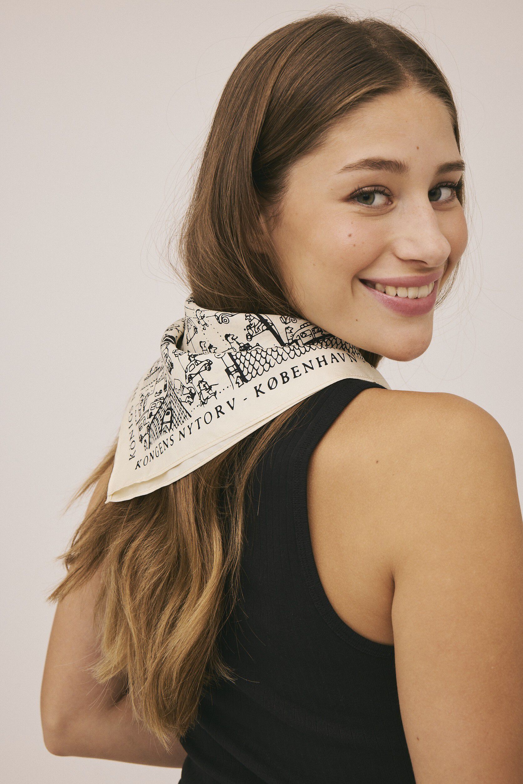 Magasin Iconic Scarf 83x83cm