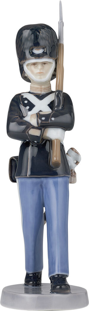 Royal Copenhagen Garder figur 28 cm.