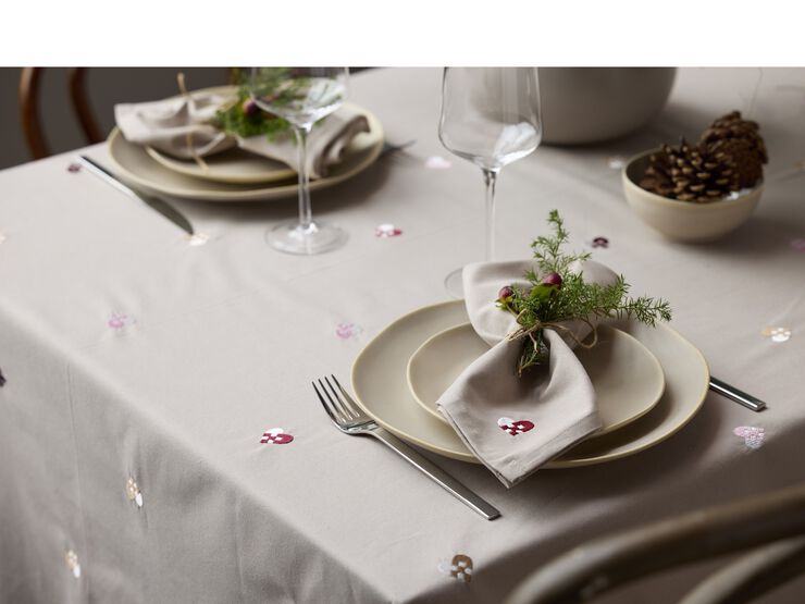 Juledug 140x270 Christmas Hearts Embroidery Rose