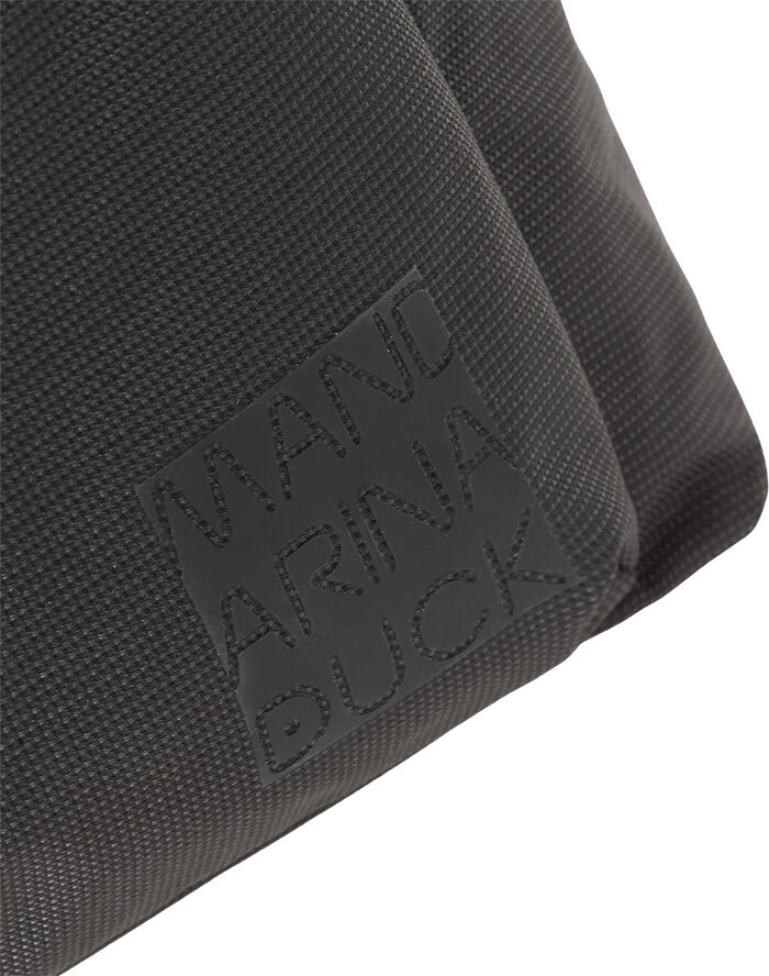 DISTRICT BACKPACK / BLACK INK