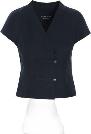 Sukosu kort&aelig;rmet bluse