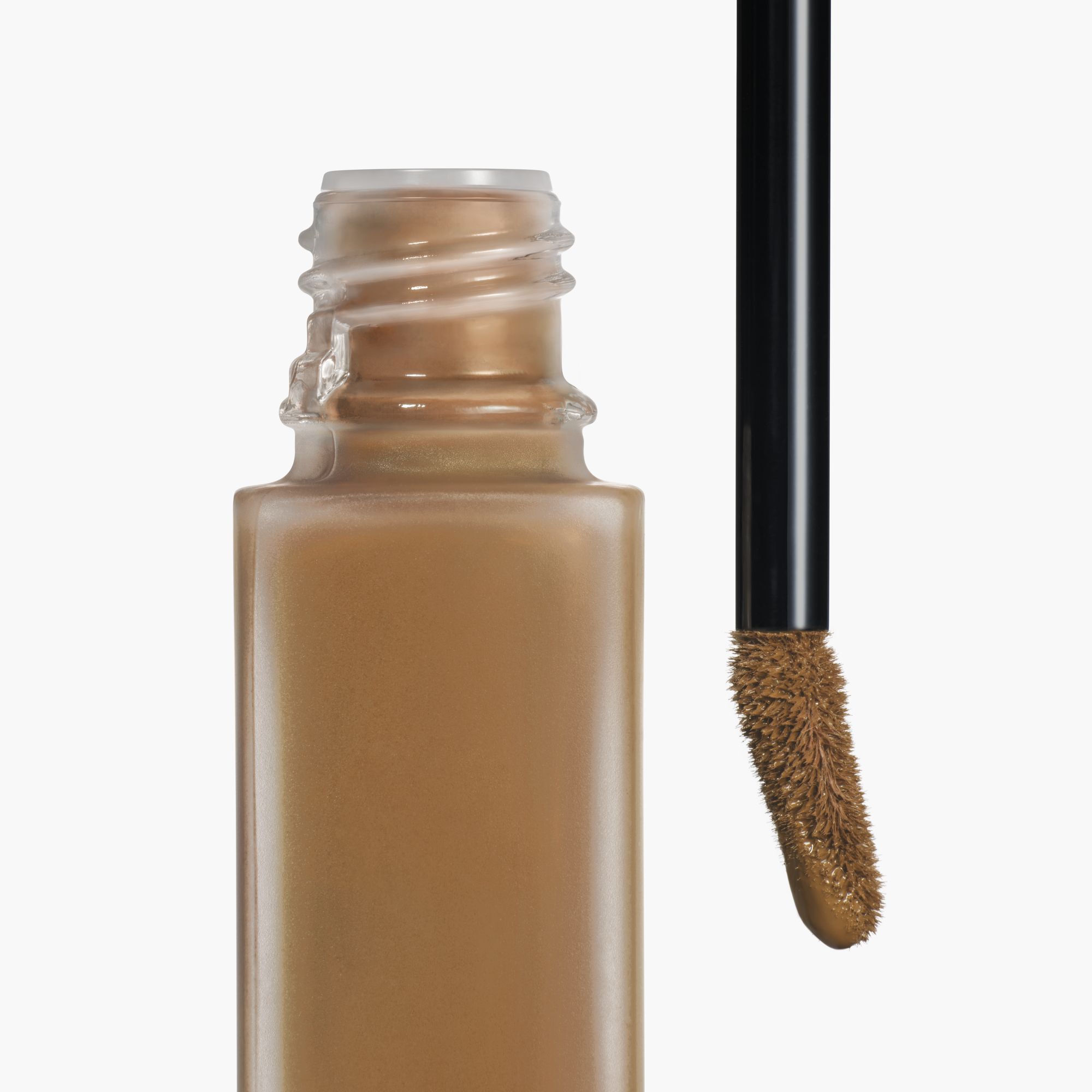 ULTRAWEAR  ALL-DAY COMFORT  FLAWLESS FINISH CONCEALER