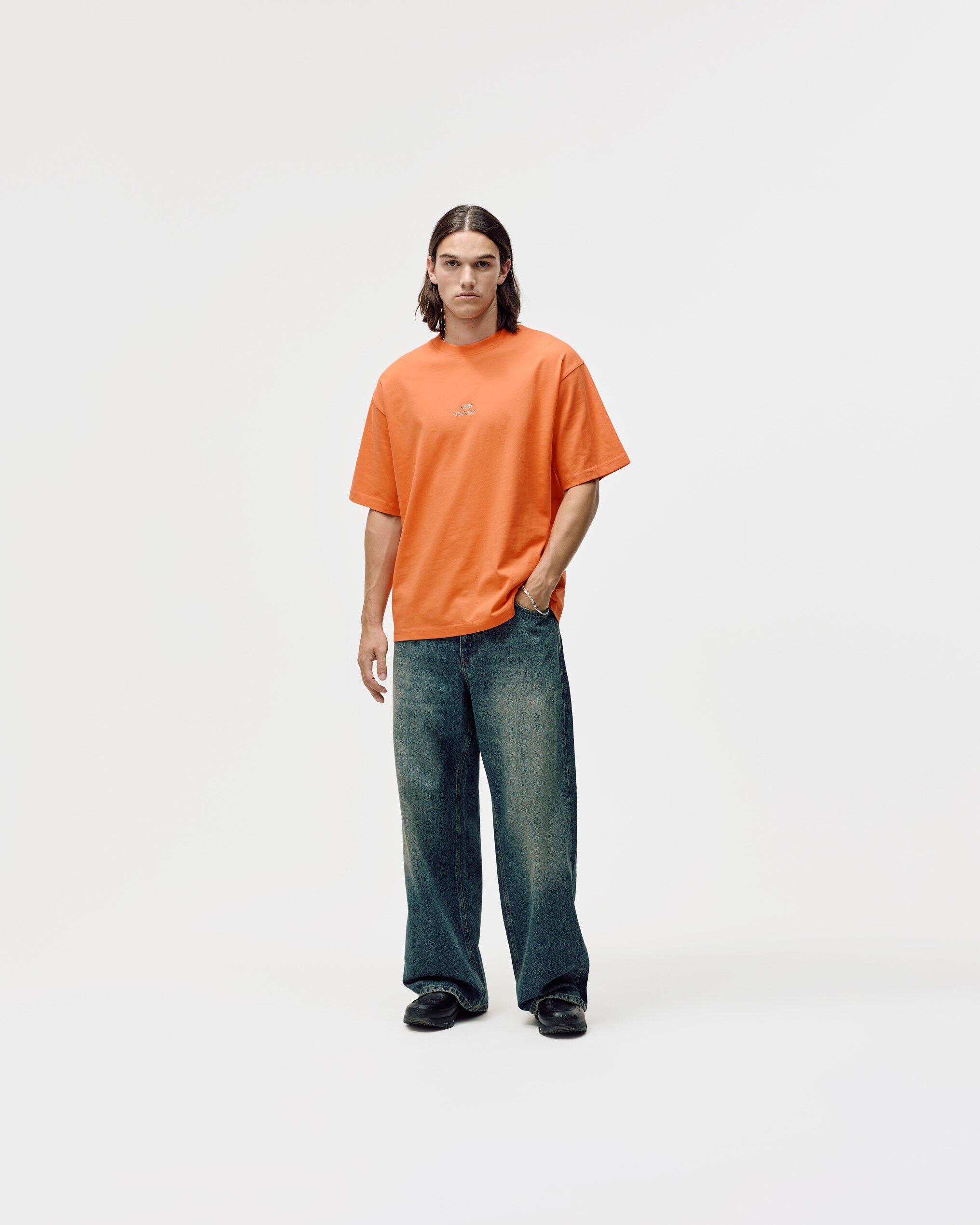 AW26 LOGO BOX FIT