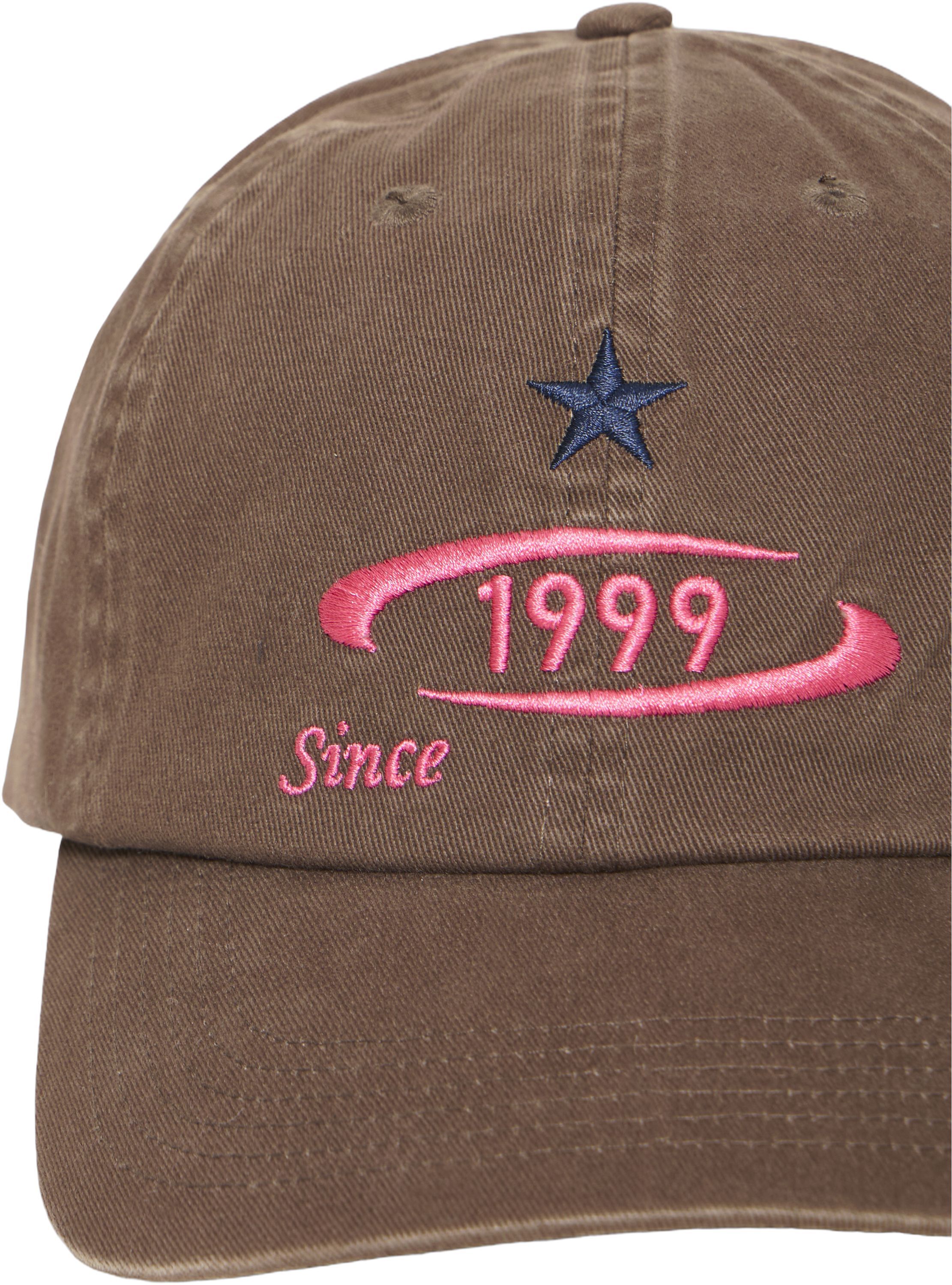 IANOLA CAP