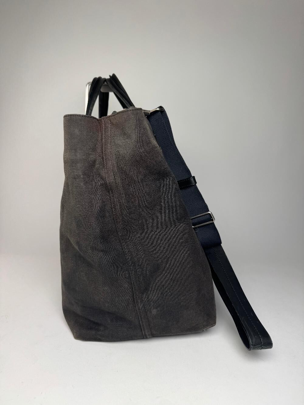 Yves Saint Laurent Tote
